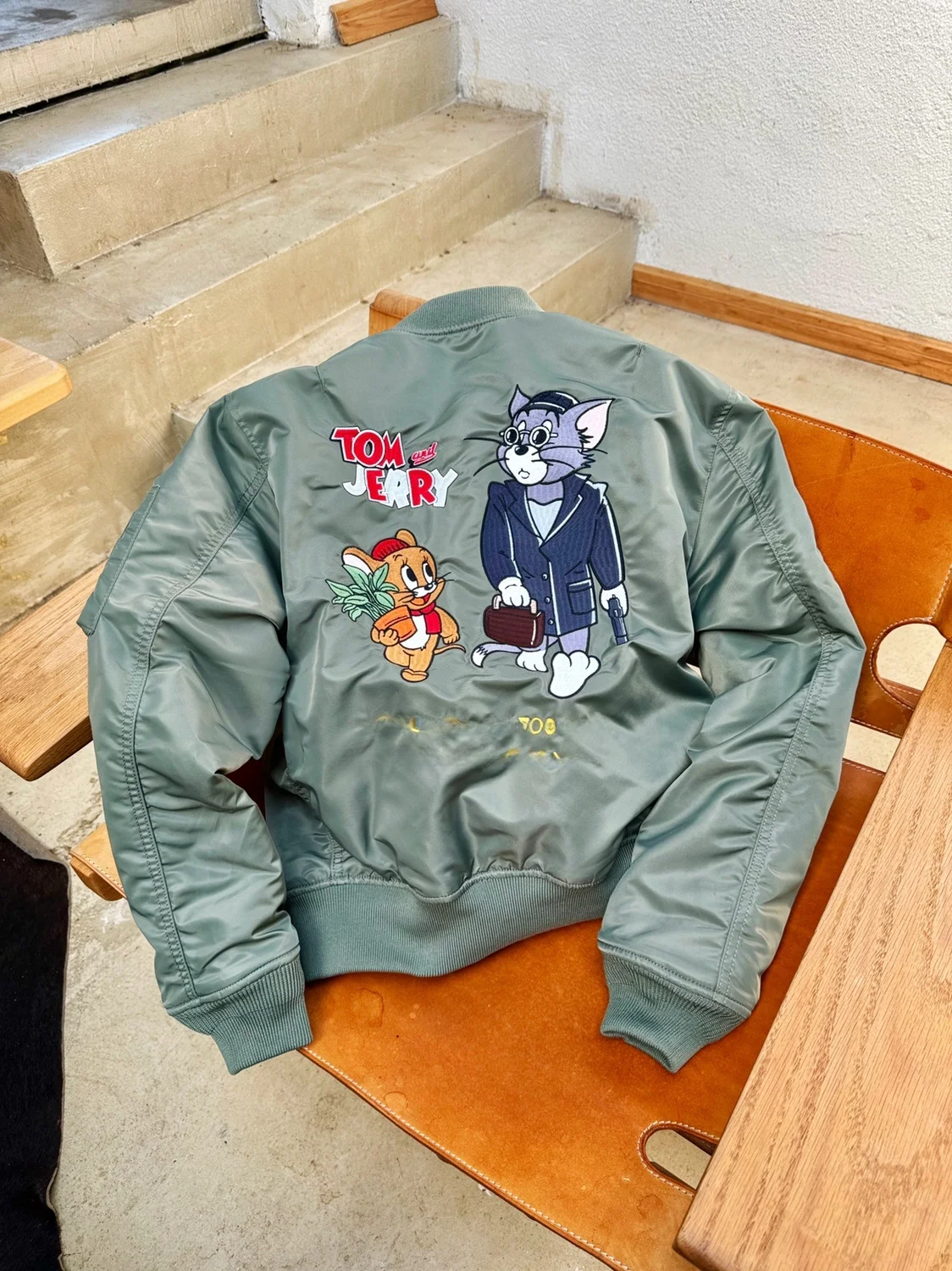 

Утепленная хлопковая куртка с вышивкой и принтом Mouse Assassin's, унисекс, с воротником-стойкой, приталенного кроя, в стиле стритвир