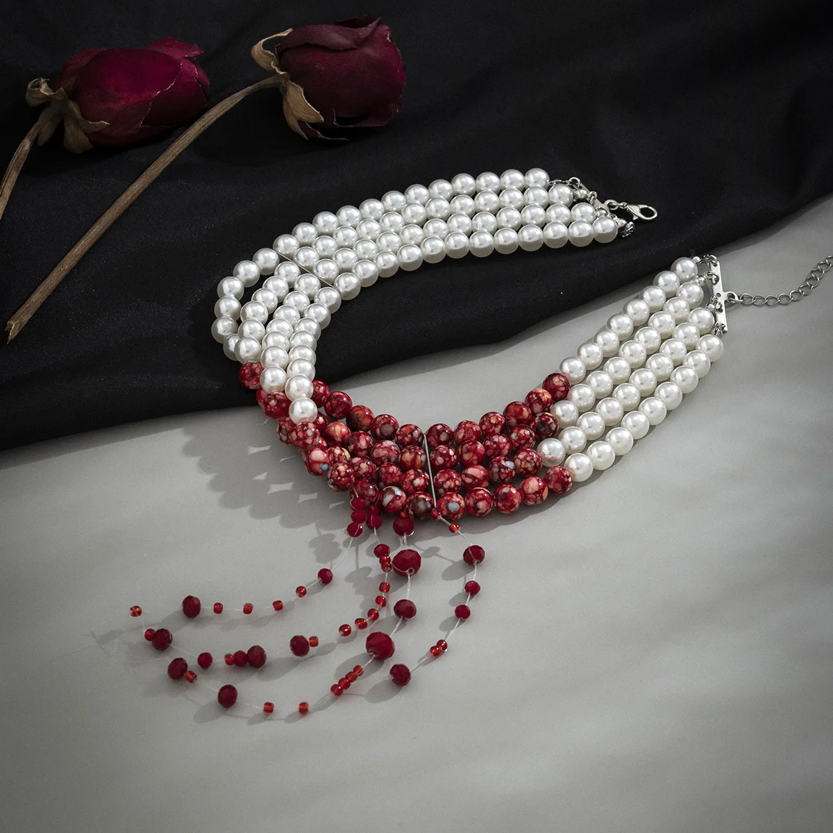Collana a catena con perle finte modello sangue rosso creativo gotico per le donne Collana con perline lunghe con nappa punk Gioielli per matrimonio di Halloween  36