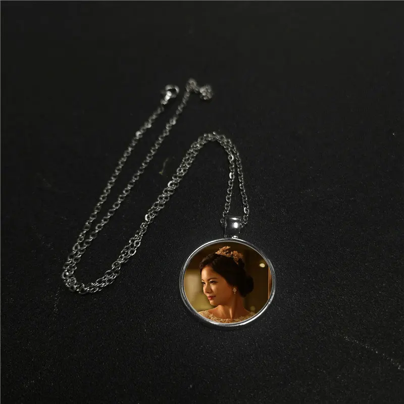 

sublimation blank round pendants with stainless steel chains hot transfer material 50pcs/lot