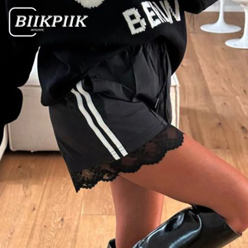 BIIKPIIK Side Striped Lace Streetwear Shorts for Women Contrast Color Sporty Casual Elastic Waist Short Pants All-match Bottoms