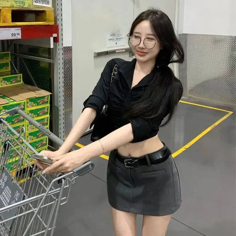 Lucyever, nuevas camisetas cortas ajustadas sexis para mujer, Túnica con pliegues Y K, camisa de manga larga para mujer, blusas blancas con botones de moda coreana