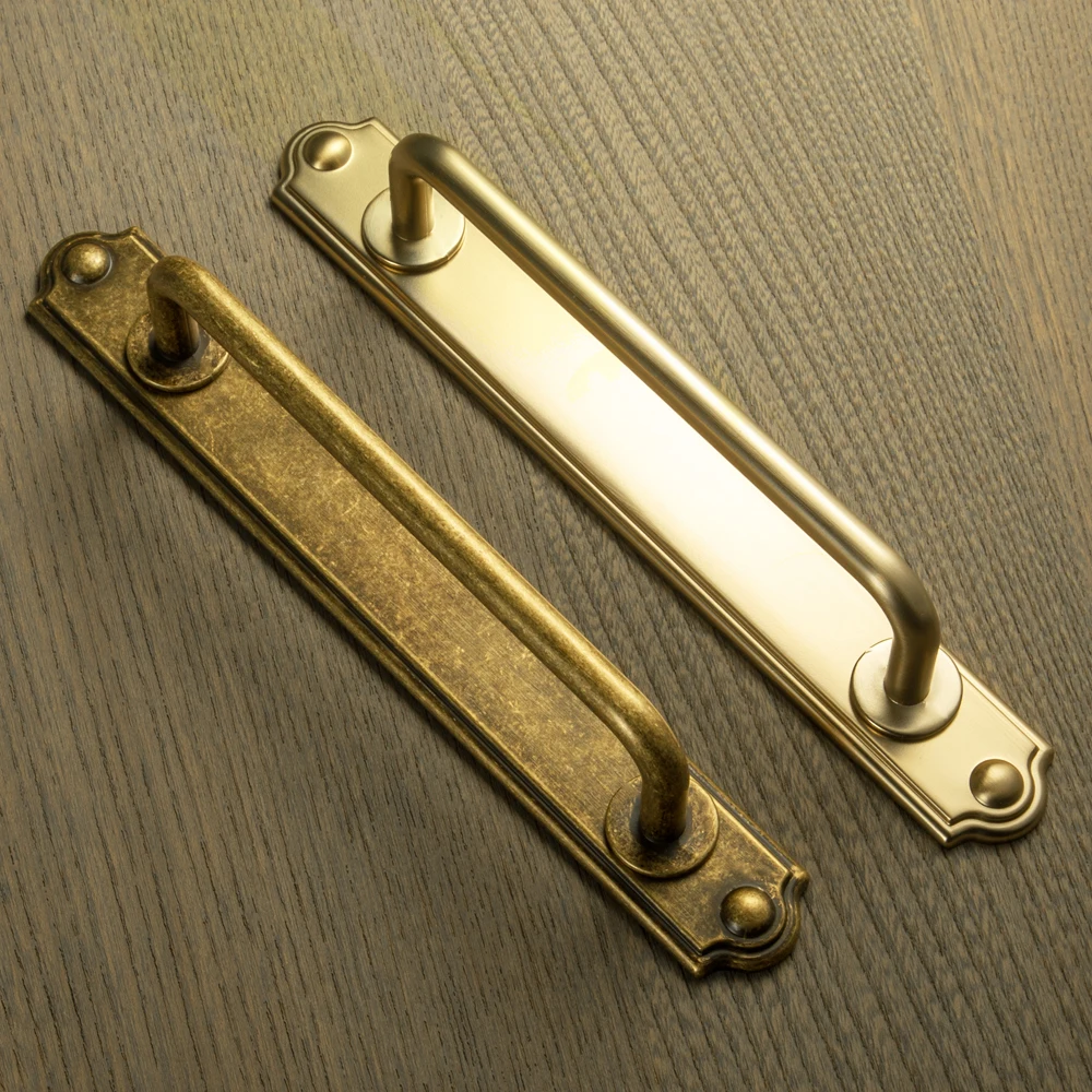 

Goo-Ki Антикварные латунные ручки и ручки шкафа с задней пластиной для кухни, фурнитура из антикварной латуни из цинкового сплава