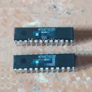 

2PCS M74HCT652B1 DIP-20 Integrated circuit IC chip
