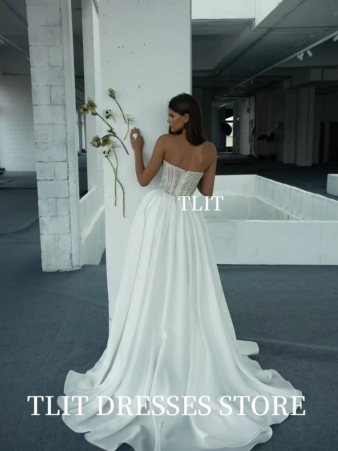 TLIT エレガントなホワイト A ラインのウェディングドレス アップリケ クリスタル パール ブライダルドレス فساتين زفاف カスタマイズされたストラップレスのガウン