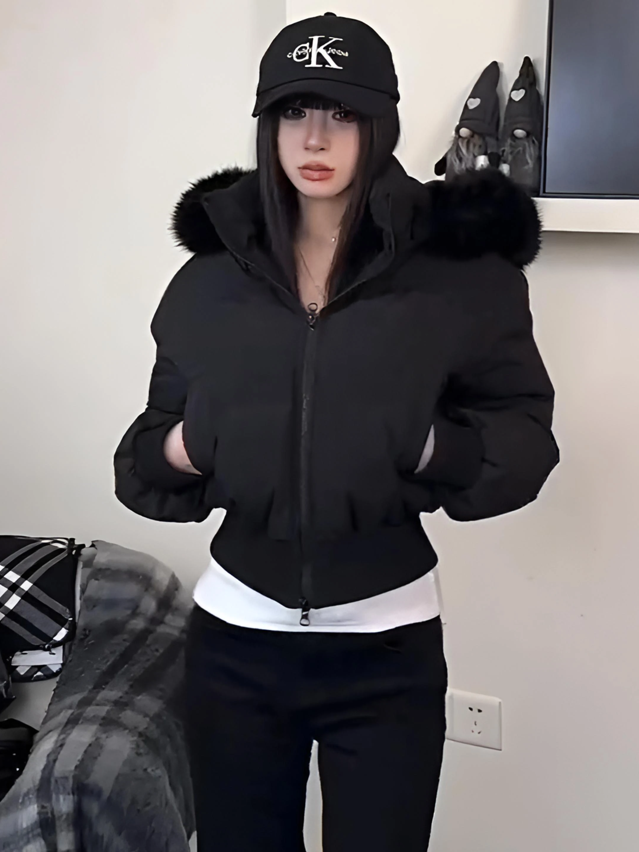 

Stylish Black Hooded Cotton Jacket Women's Winter Short Slimming Warmth Large Fur Collar 2025 New Arrival Commute Korean Style