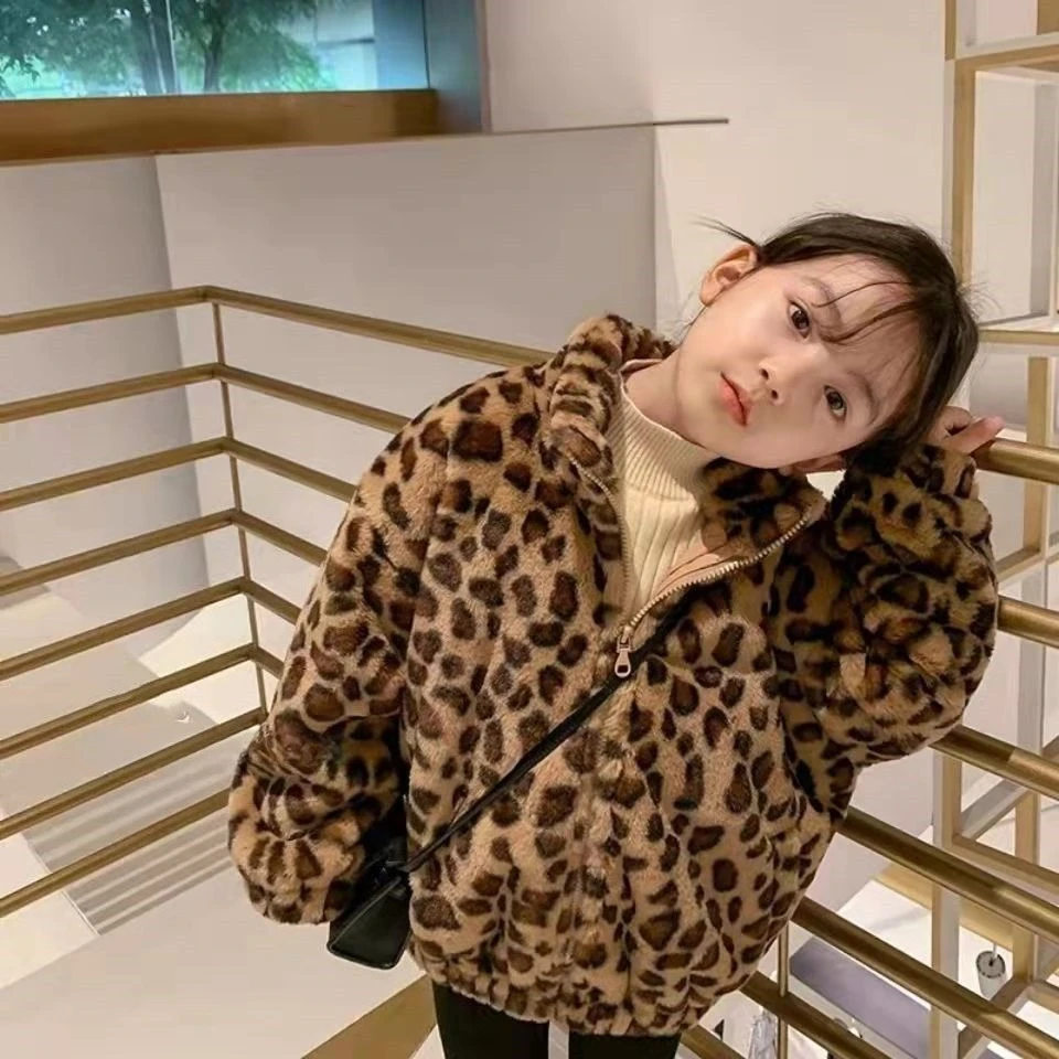 

2025 New Winter Girl's Leopard Print Furry Jacket Short Sleeve Corduroy Stylish Korean Design for Kids High Quality Winter Wear