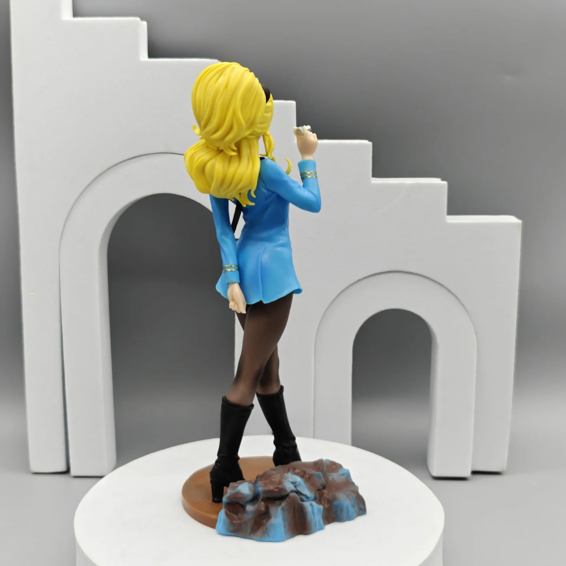 21CM Star Trek Medische Officier Anime Handgemaakte Actiefiguren Desktop Case Decoratie Ornament Gift