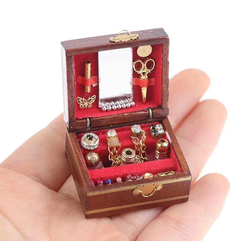 

1pc Mini Jewelry Box Model Dollhouse Miniatures Children DIY Miniatures Doll