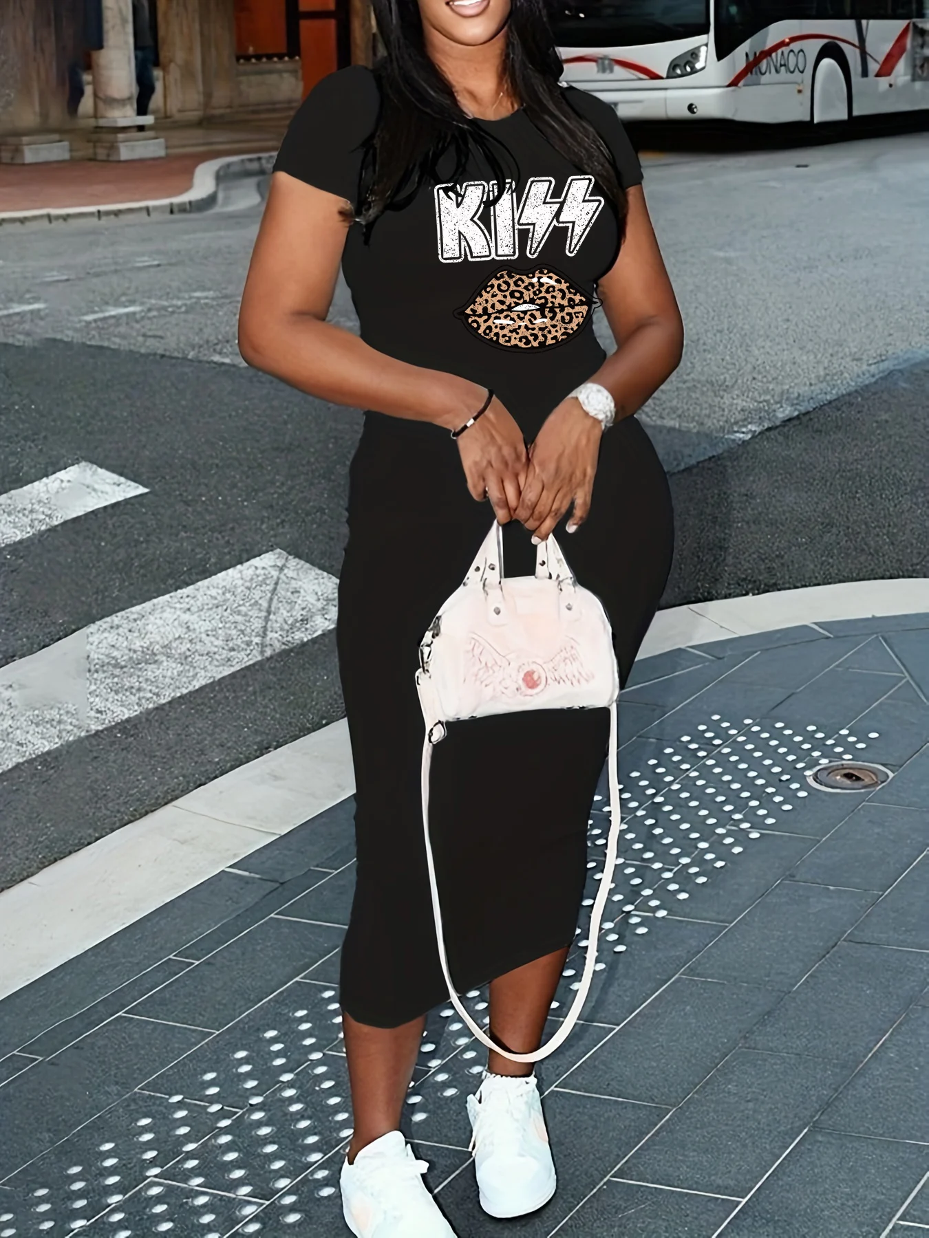 ฤดูร้อนสีดำเซ็กซี่ชุดสตรี KISS ลายเสือดาวลิปพิมพ์ลำลอง SLIM FIT แขนสั้นคอกลมเสื้อยืดมินิเดรส