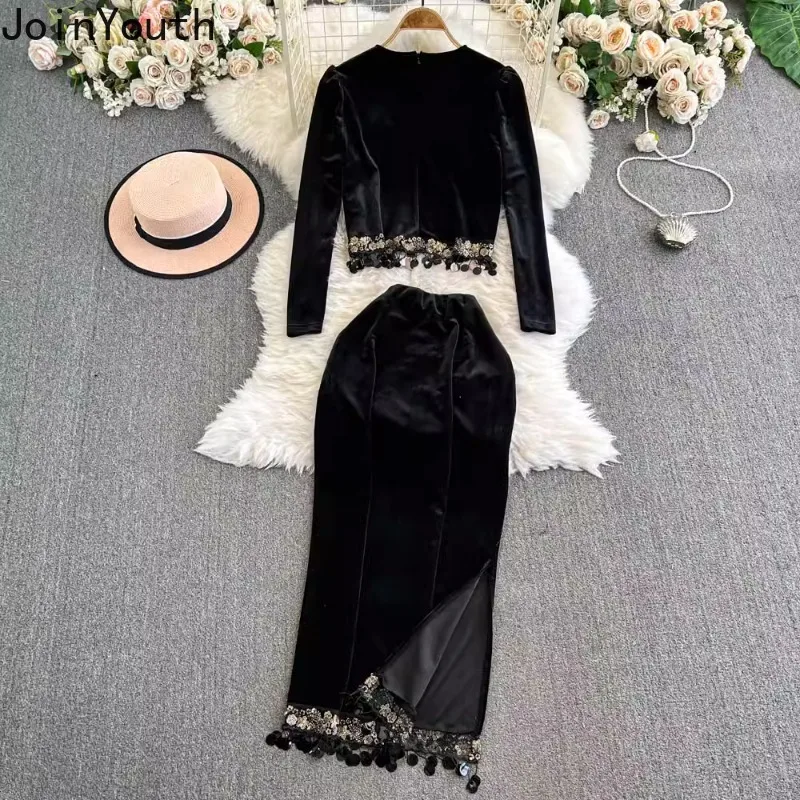 Vintage Autumn Winter Velvet Two Piece Set for Women O Neck Long Sleeve Sequins Tassel Tops Split Bodycon Midi Skirt Suit 7p112