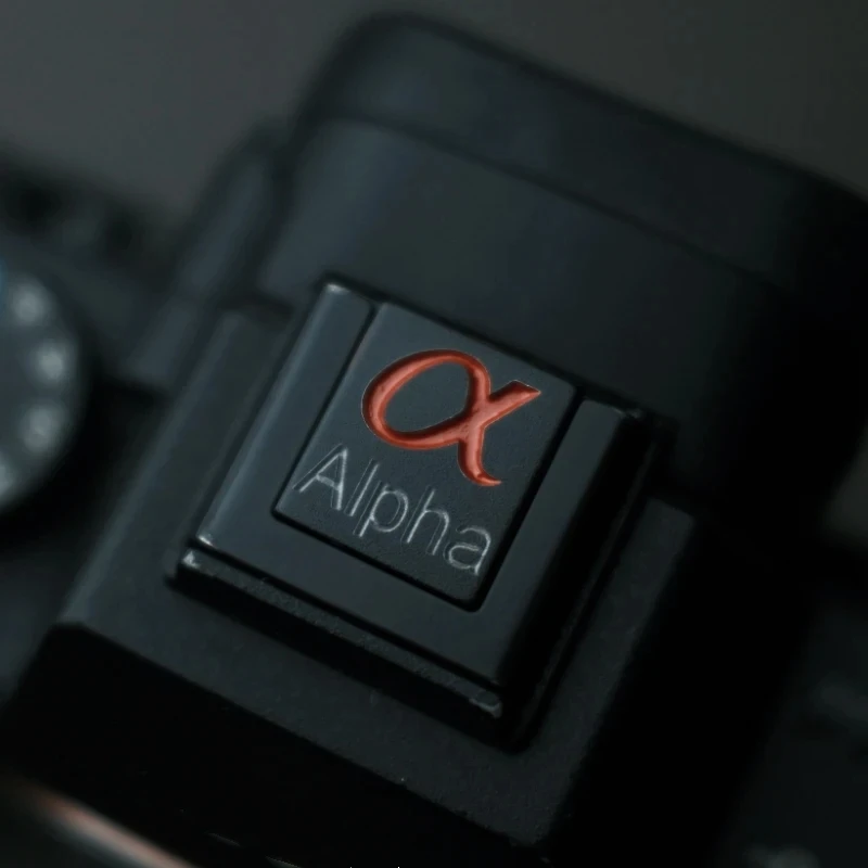 

Крышка горячего башмака для камеры с мягкой кнопкой спуска Защитная крышка для холодного башмака для Sony ZVE10 A6700 A7C2 A7M3 A7M4 R5 A7R4 A6400 A7C