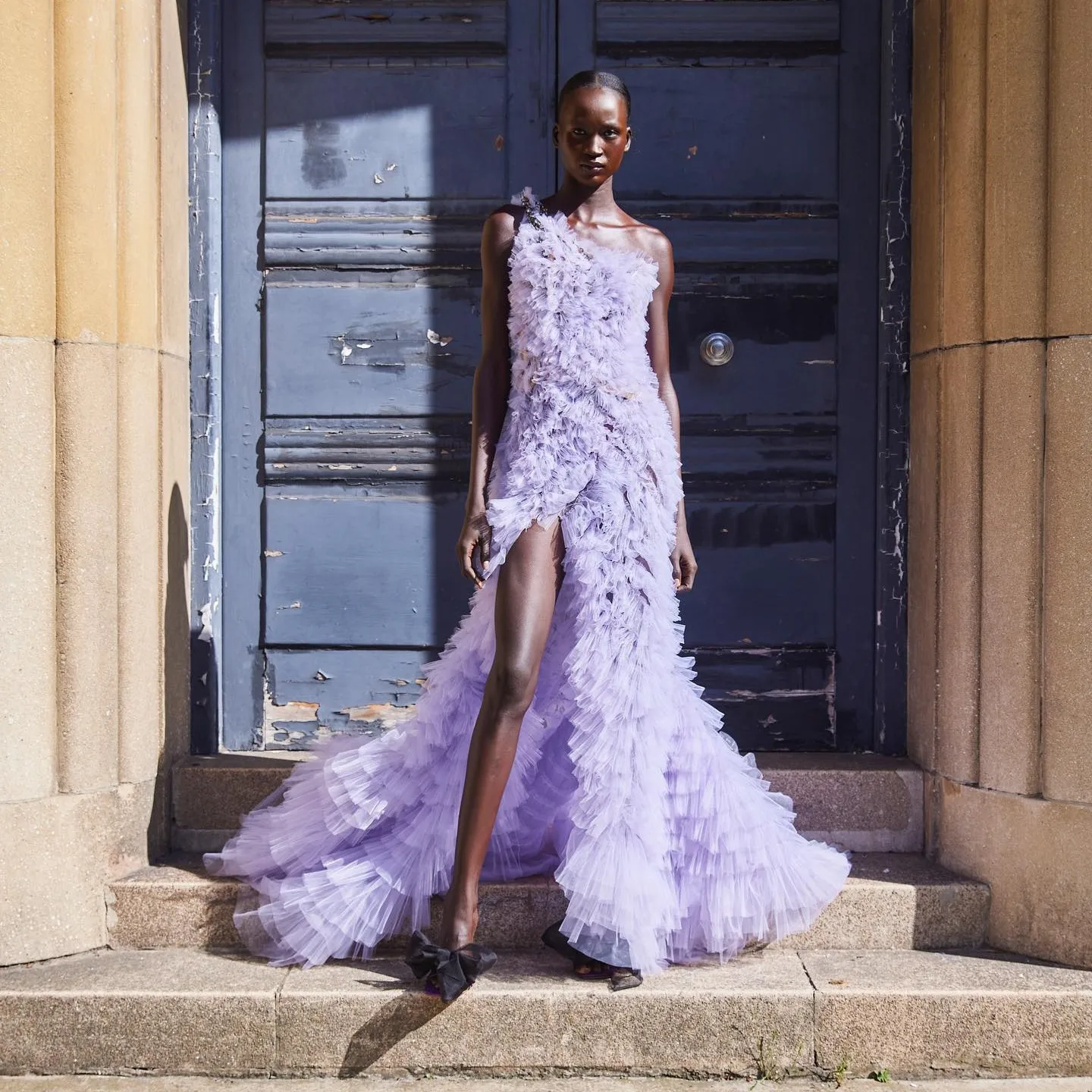 Exclusive Lavender Fluffy Tiered Tulle Split Long Maxi Gowns One Shoulder Shiny Crystal Asymmetrical Tutu Tulle Bridal Dresses