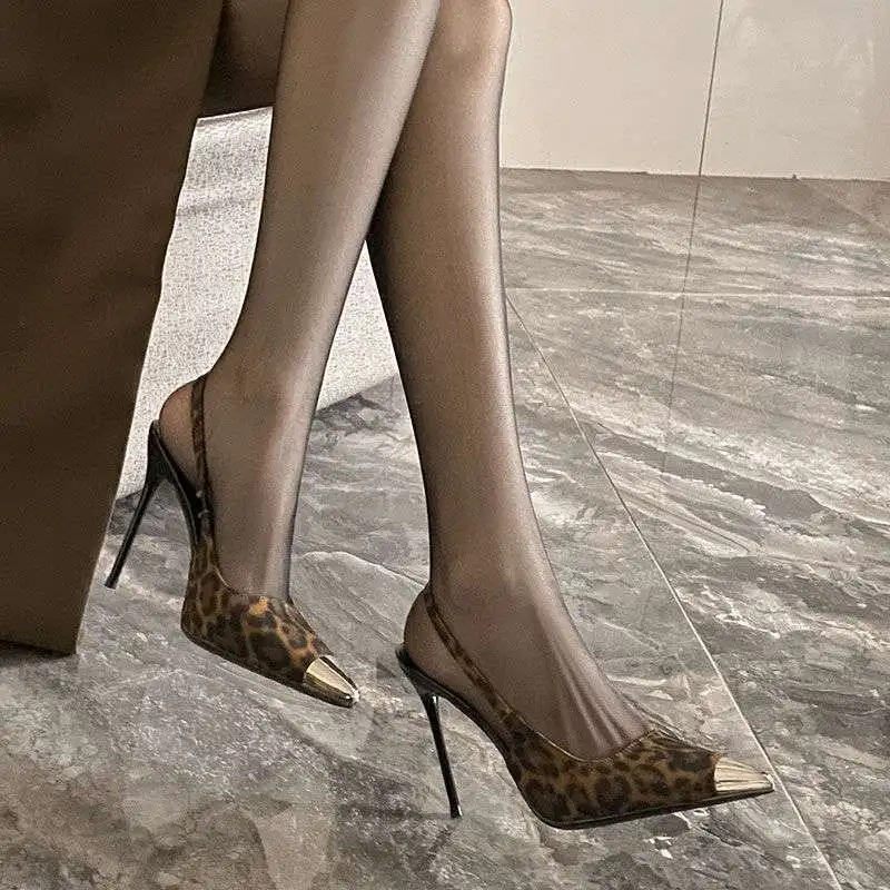 

Женские туфли-лодочки 2026: Новые женские босоножки с леопардовым принтом на тонком каблуке, в британском стиле, с острым носком, на высоком каблуке, с мягкой подошвой
