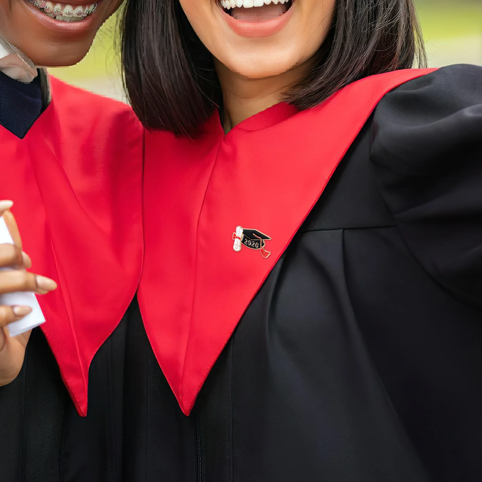 

10Pcs Graduation Badge Pins - Stylish Enamel Breastpins for Graduation Party Favors 2026 School Memories Commemorative Cap Lapel