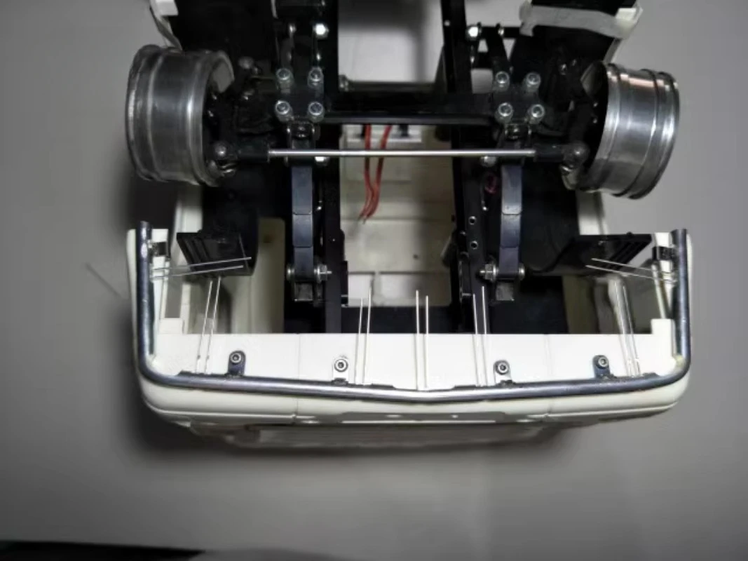 Accesorios de luces LED inferiores delanteras de aleación de aluminio para camión Tamiya RC 1/14 remolque volquete Scania 56323 R620 R470 piezas de mejora