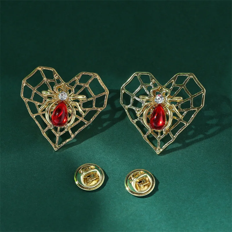 Korean version of women's shirt neckline love collar pin, creative water drop wings fashion personality men's brooch temperament