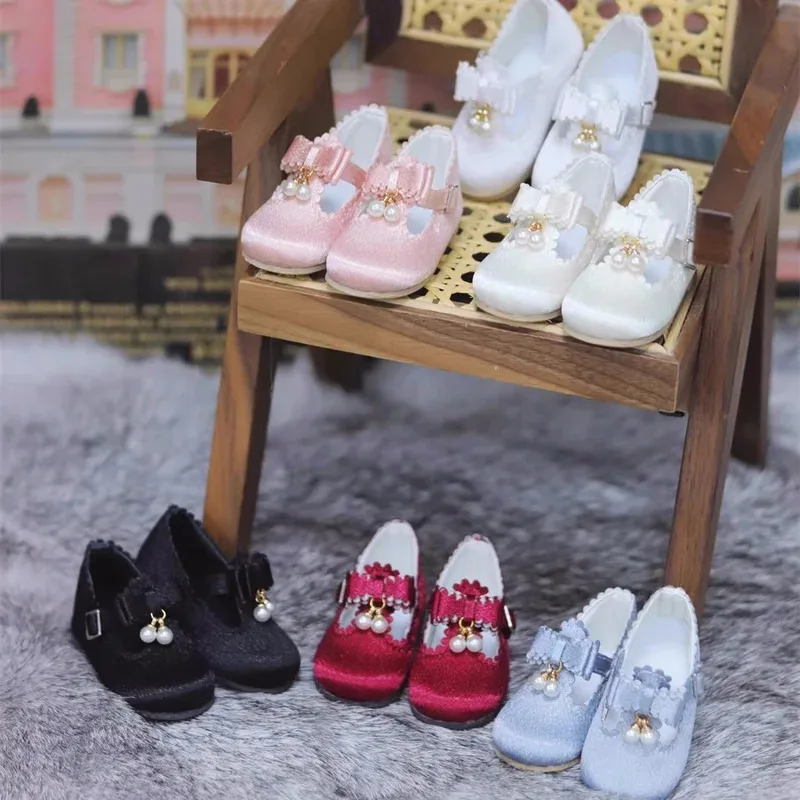 

BJD Doll Shoes Toys 1/4 Girls Round Toe Elegant Single Buckle Real Silk White Black Pearl Cute Lacy Bow Gifts Doll Accessories
