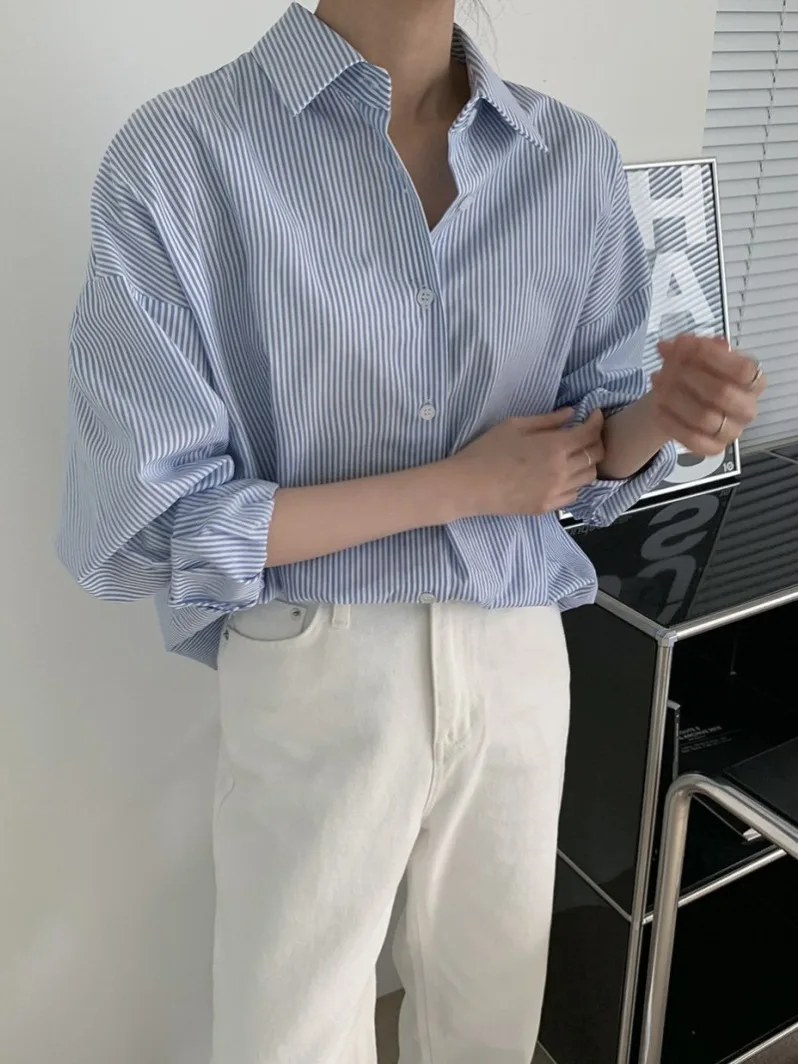 

Стильная осенняя женская рубашка с длинным рукавом, в полоску, с отложным воротником, на одной пуговице, свободного кроя, для офиса, с эффектом омоложения