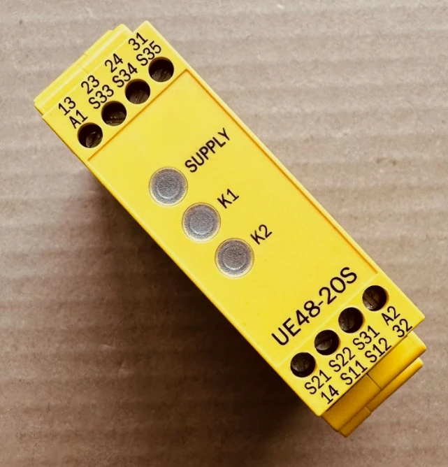 

Brand New Original UE48-20S2D2 Safety Relay,UE48 20S2D2 Fast Delivey