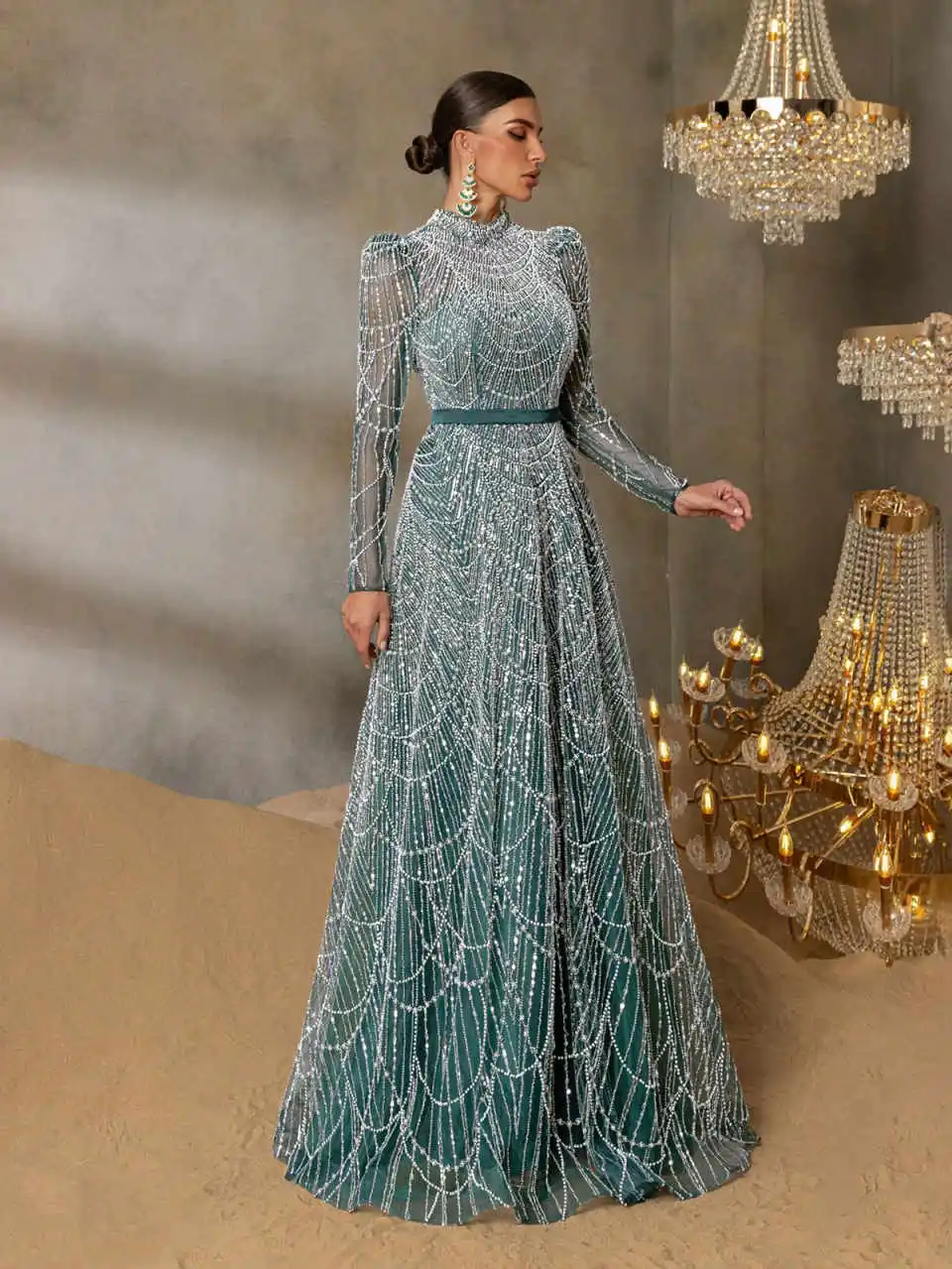 فستان سهرة أنيق بأكمام طويلة ورقبة عالية وخرز لؤلؤي شرابة على شكل حرف a فساتين رسمية لحفلات الزفاف حسب الطلب