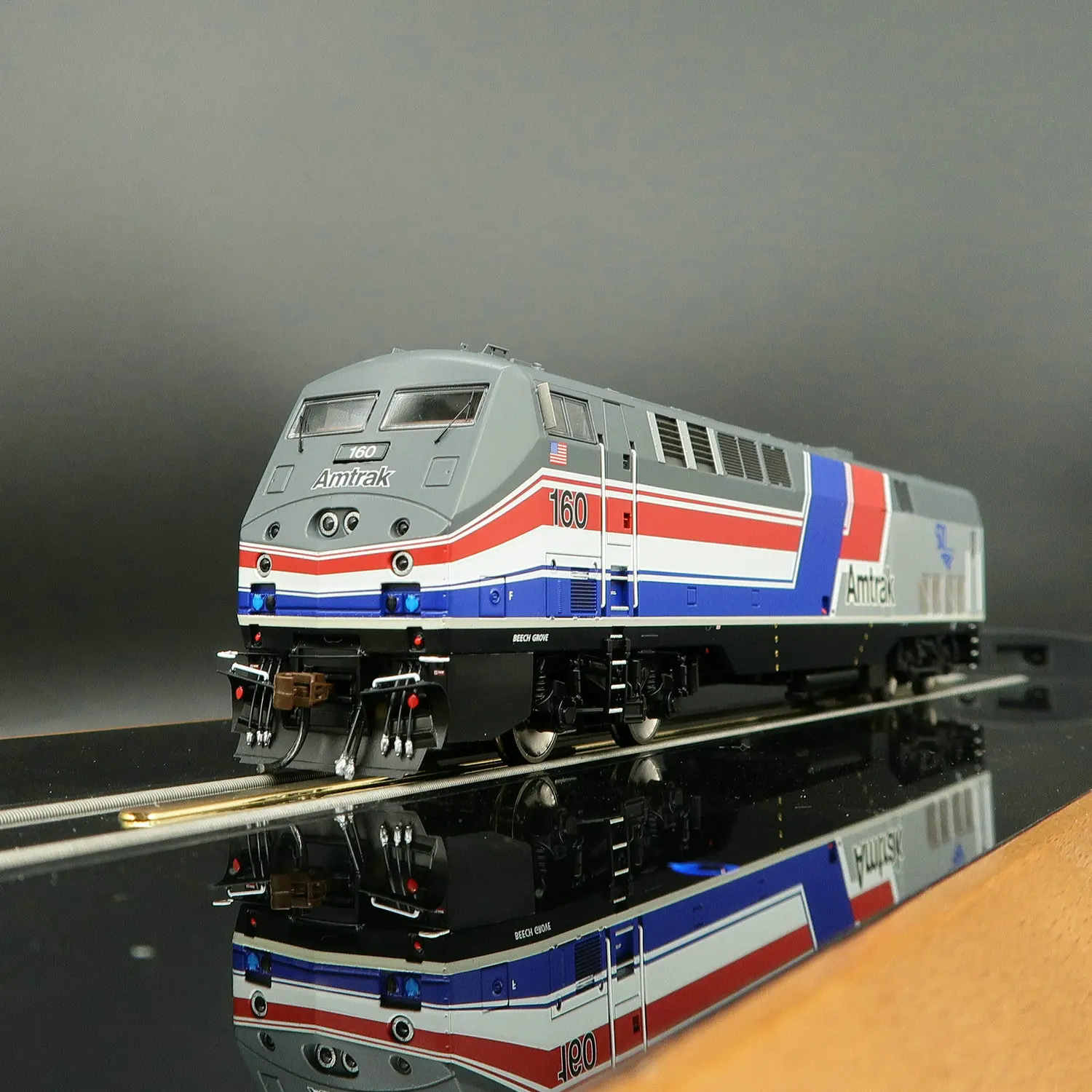 ATHEARN Train Model HO Type 1/87 P42DC Diesel Locomotive AMTRAK 50th Anniversary DC/DCC Optional Rail Car Toy