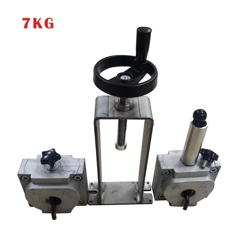 

Simple syringe machine for flexible denture material injection system in dental laboratory