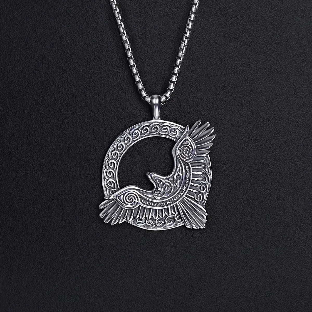 

Vintage Nordic Rune Viking Eagle Pendant Charm Men's Necklace Fashion Hip Hop Punk Accessories Jewelry Gift Dropship