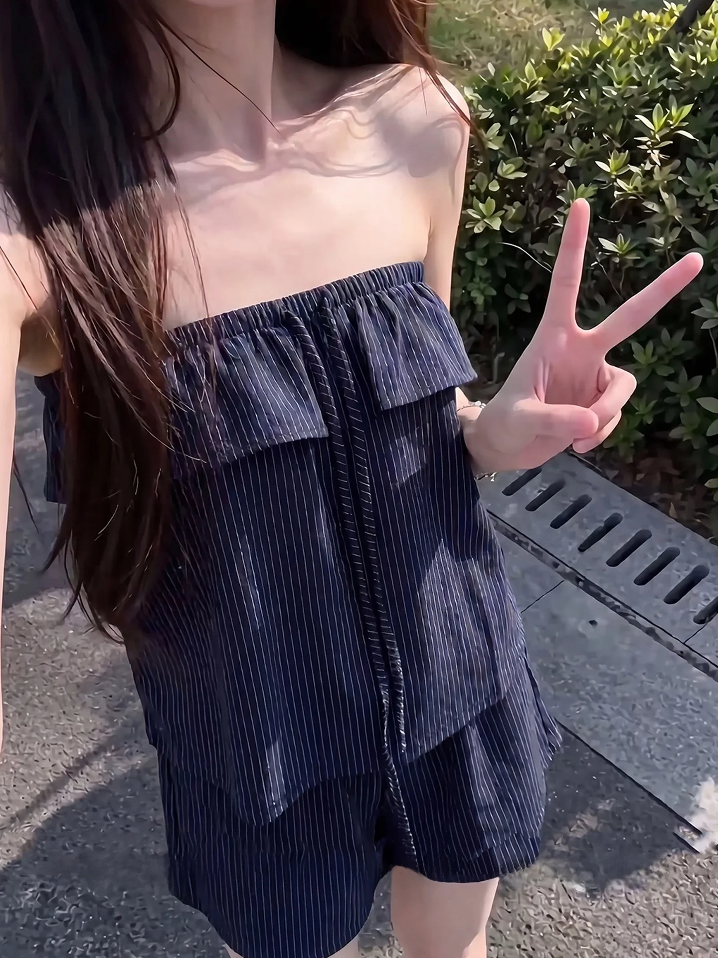 

Unique Design Sexy Girl Summer Outfit Women's Shoulder Bared Drawstring Tube Top Casual Straight Leg Shorts Two Piece Set
