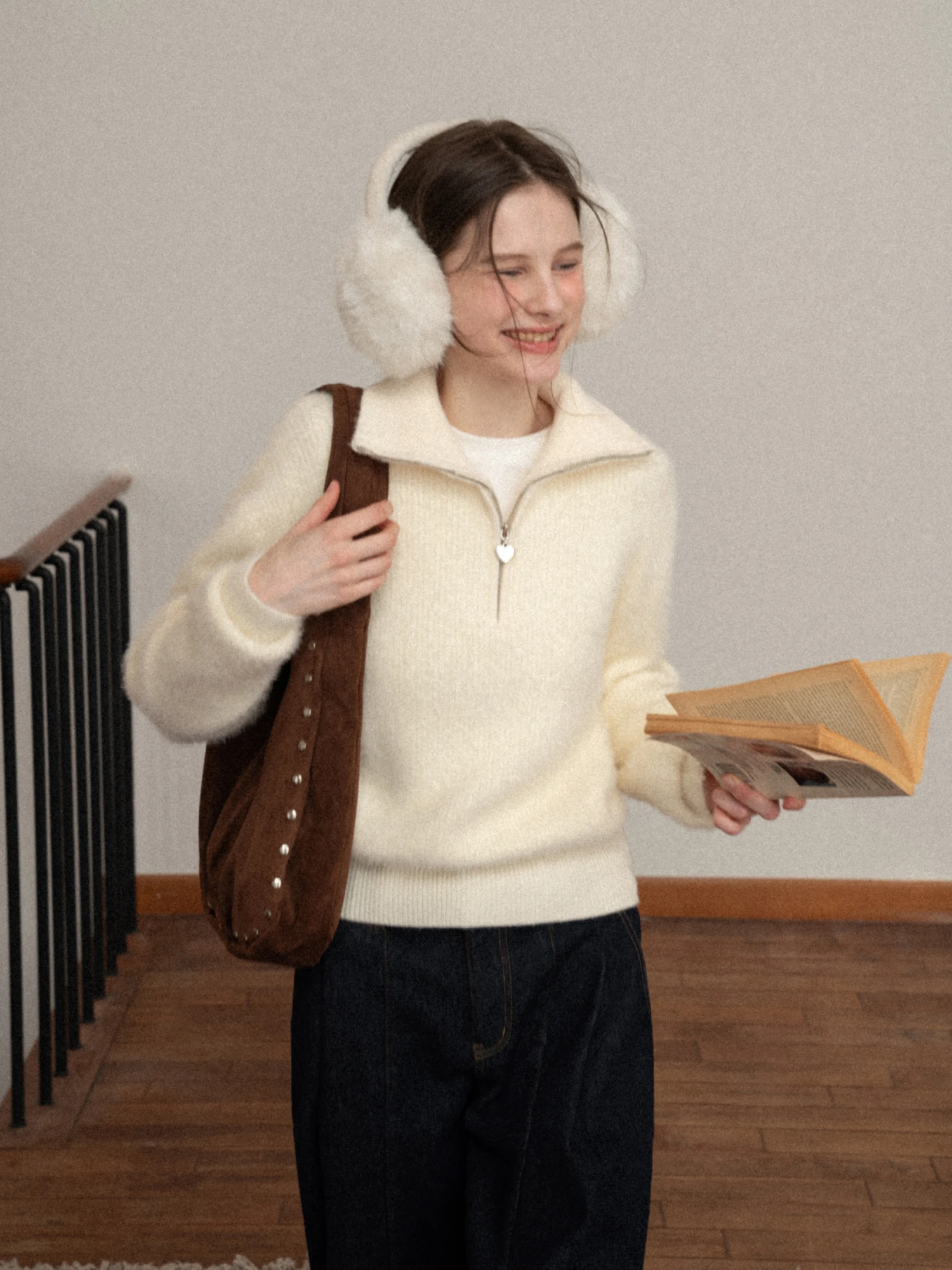 

Soft Zipper Collar Apricot Sweater Women's Simple Gentle Slimming Comfortable Knitted Long Sleeve Neck Warm Casual Style