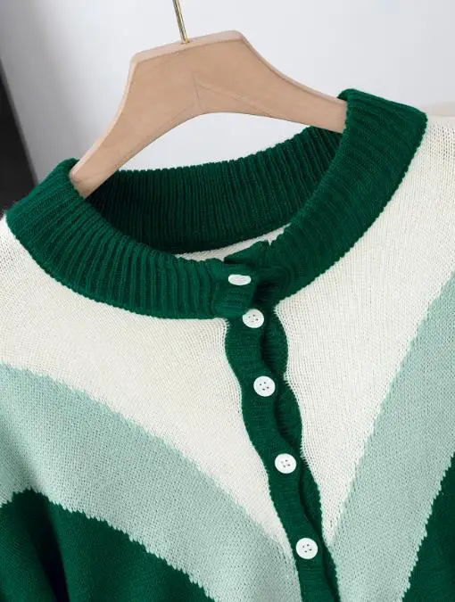 

Women's Casual Loose Knitted Sweater Autumn Winter 2025 Long Sleeved Semi Open Button Design Contrasting Style