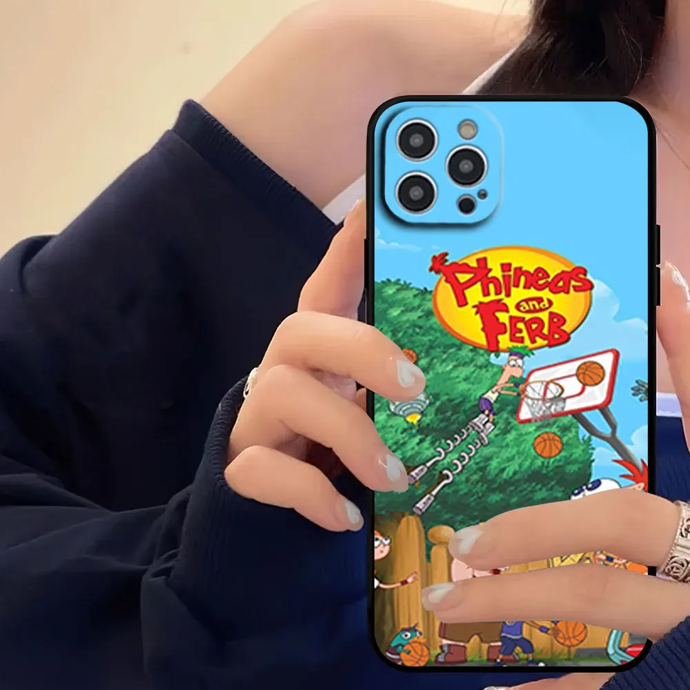 حافظة هاتف كارتون P-Phineas وF-Ferb لهاتف آيفون 16 11 12 13 14 15 Pro Max Plus غلاف ناعم أسود