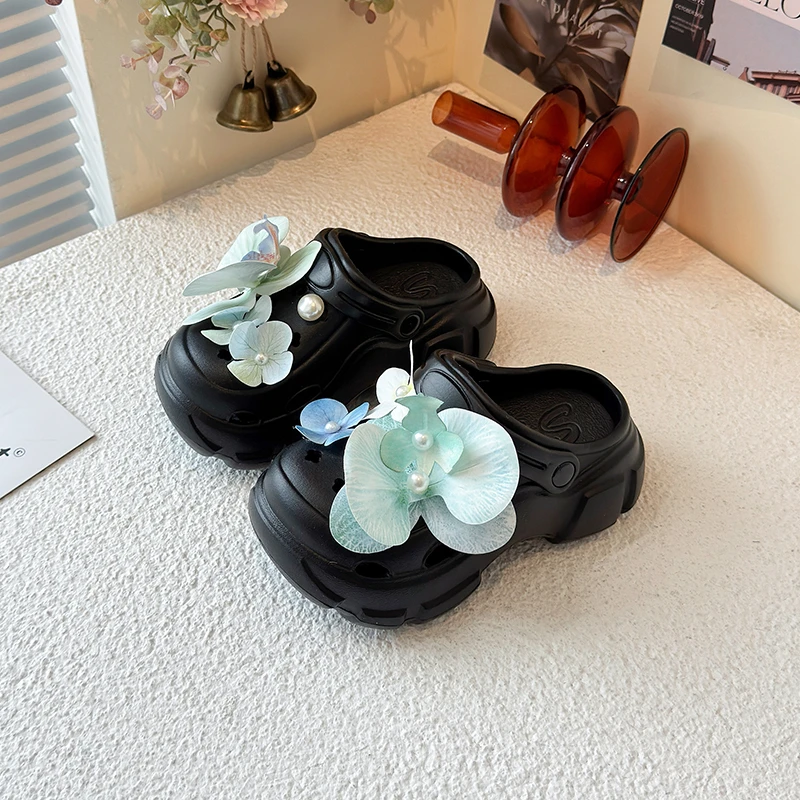 

Мультяшные сабо с бабочками и жемчугом, с цветочным узором, для мальчиков и девочек, семейные уличные тапочки, нескользящие, увеличивающие рост, с закрытым носком