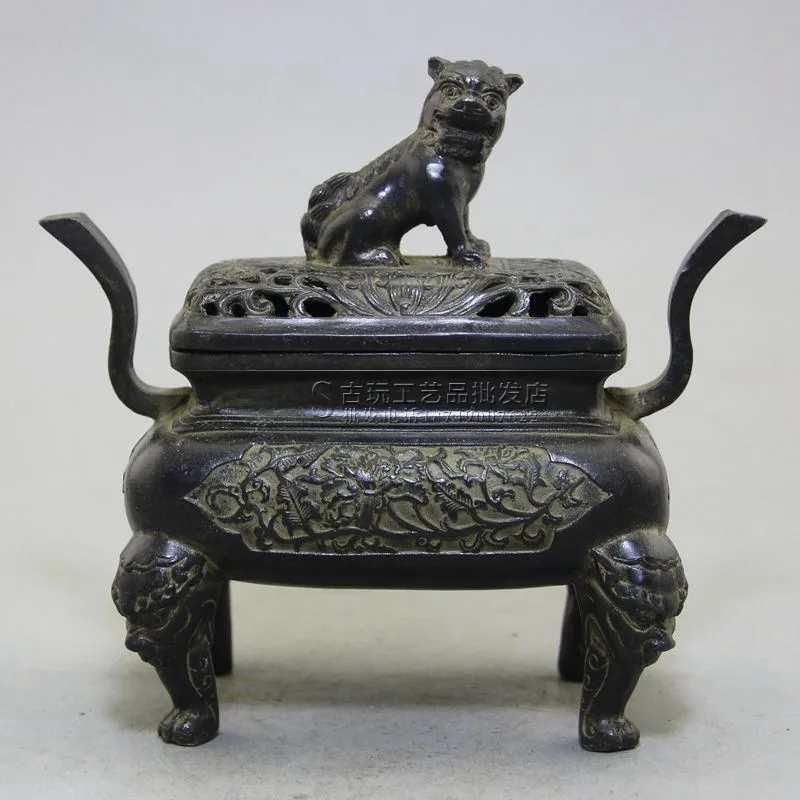 

Antique crafts, retro and old brass, lion incense burner ornament, Daming Xuande brass animal pattern statue