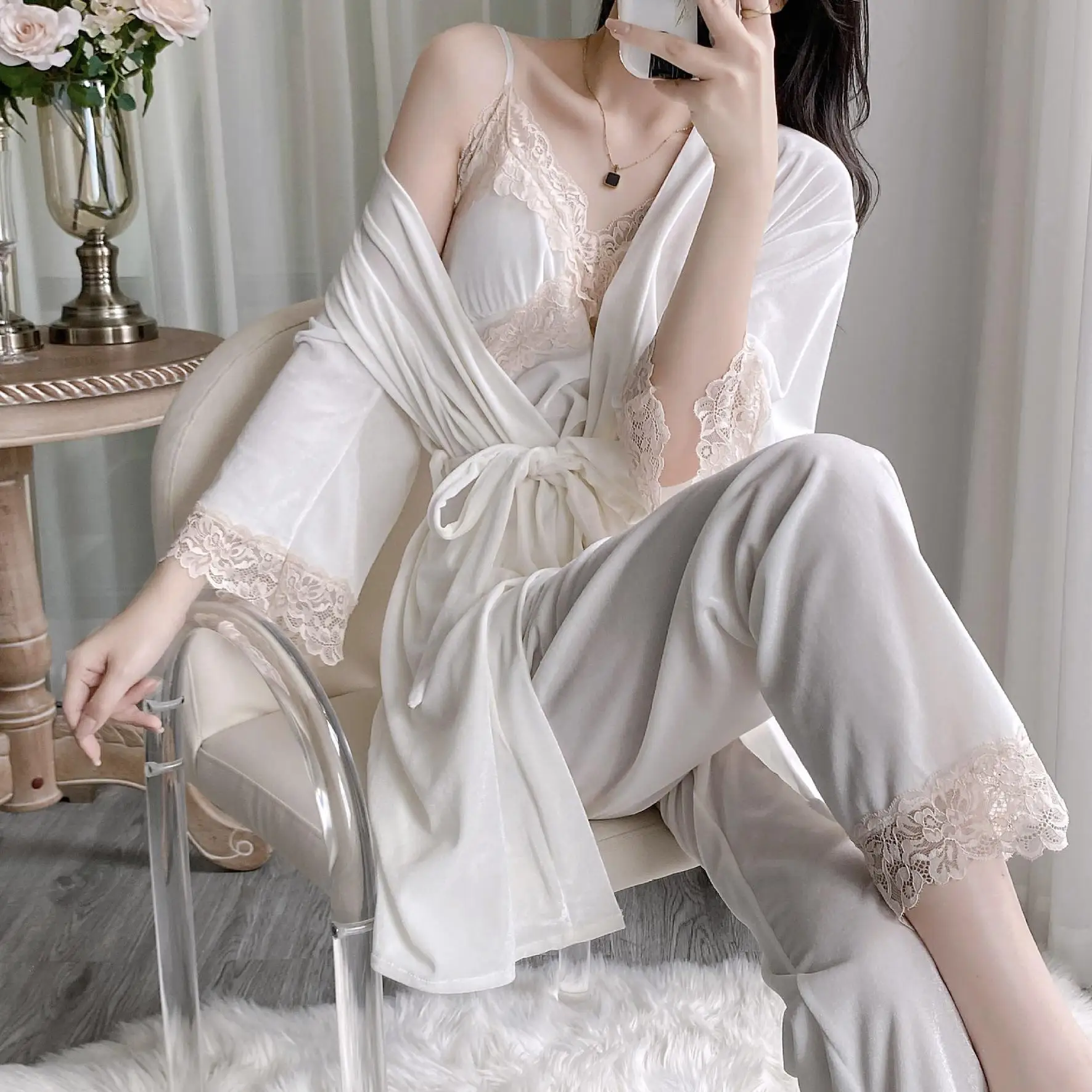 White Velour Pajamas Home Clothes Women Lace Nightwear Strap&Pants&Bathrobe Pyjamas Set Spring 3Pcs Velvet Sleepwear Loungewear