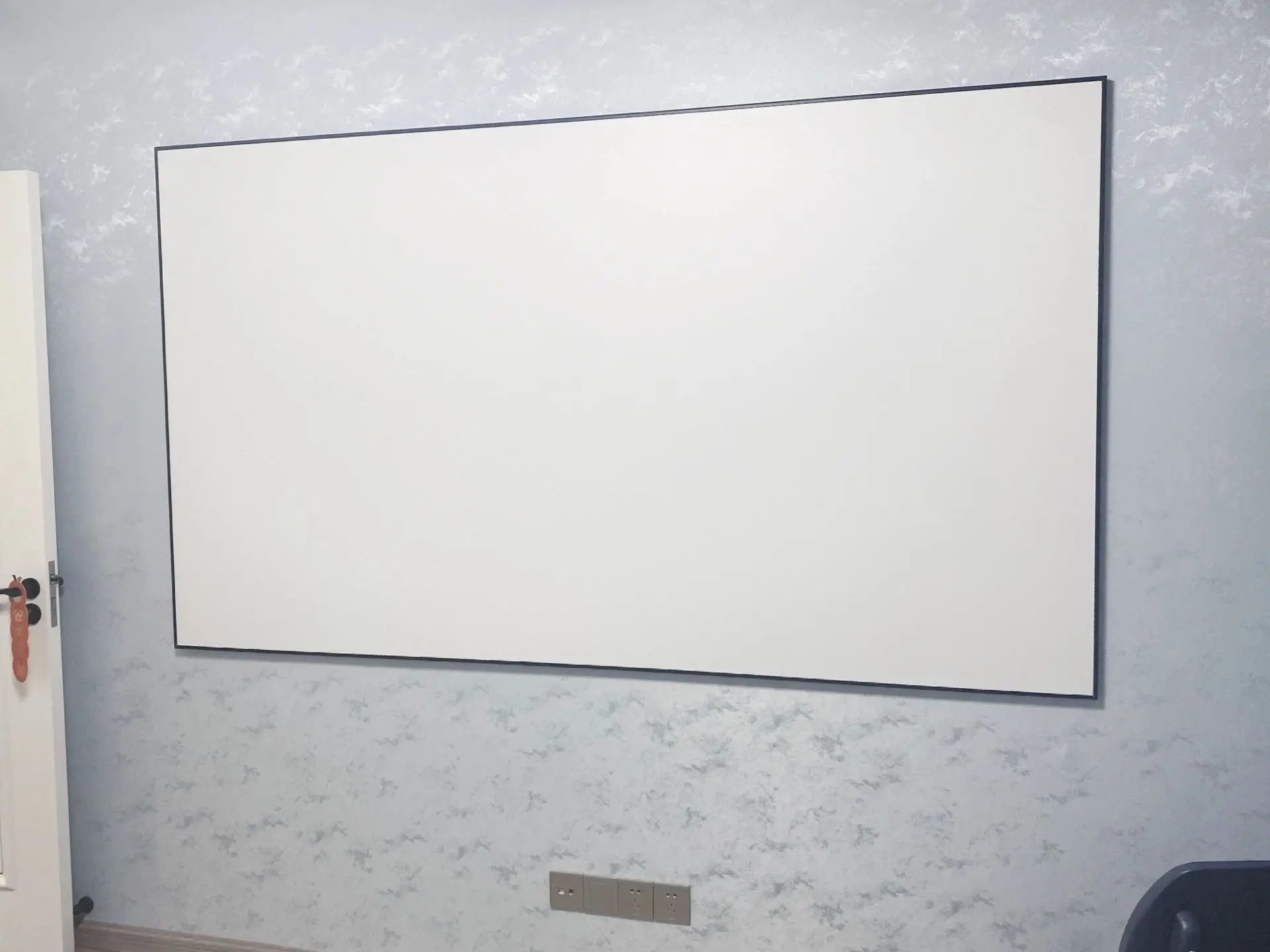 100 Inch Acoustically Transparent Silver White Perforated Acoustic ALR Projection Screen Fixed Frame 1CM Ultra Narrow Bezel