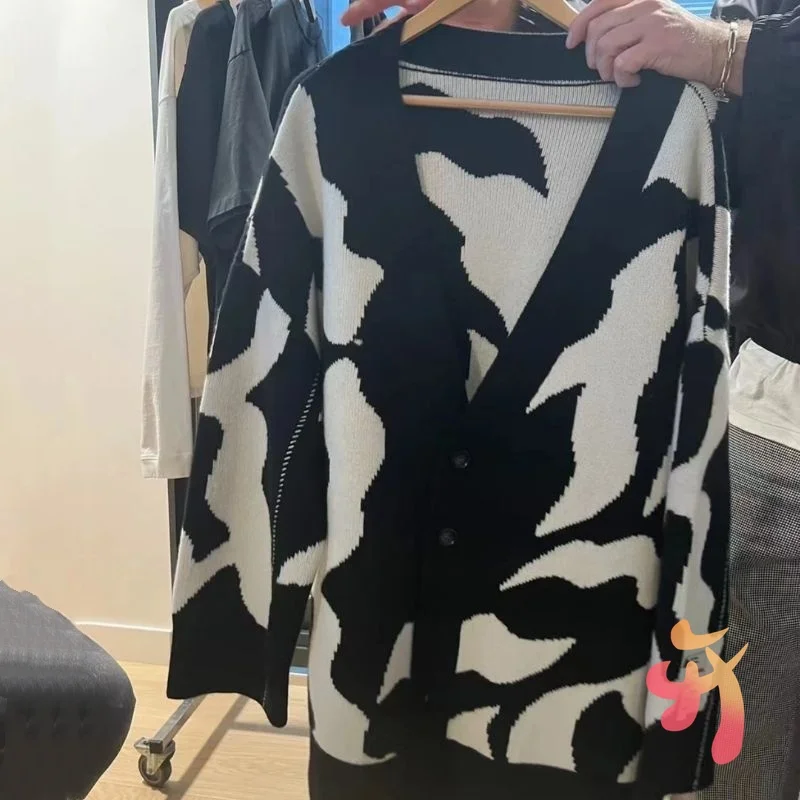 

Winter Black White Contrasting Irregular Stripes RRR123 Sweater Fashion Casual V-neck Open Knitted Cardigan Men Women Tops