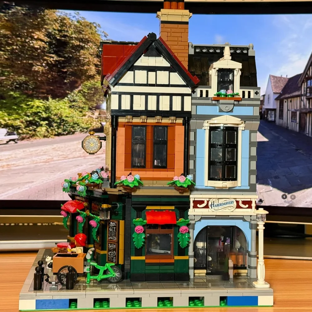 

TownHall TudorCorner BrickBank CafeCorner Model Bookshop Street View House Building Blocks Toys JazzClub PetShop Downtown Diner