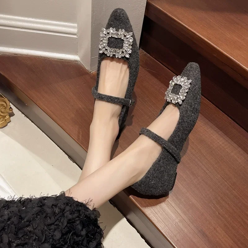 Scarpe da donna 2024 marca cinturino con fibbia tacchi alti da donna moda cristallo pompe quotidiane donna nuovo aumento di altezza scarpe da donna