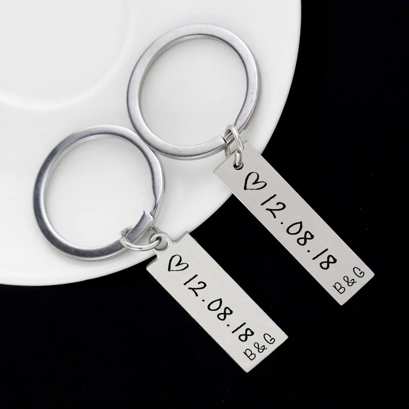 Personalized Custom Keychain Set Engraved Date and Name Birthday Keyring Gift for Couples Girlfriend Boyfriends Key Chain Rings