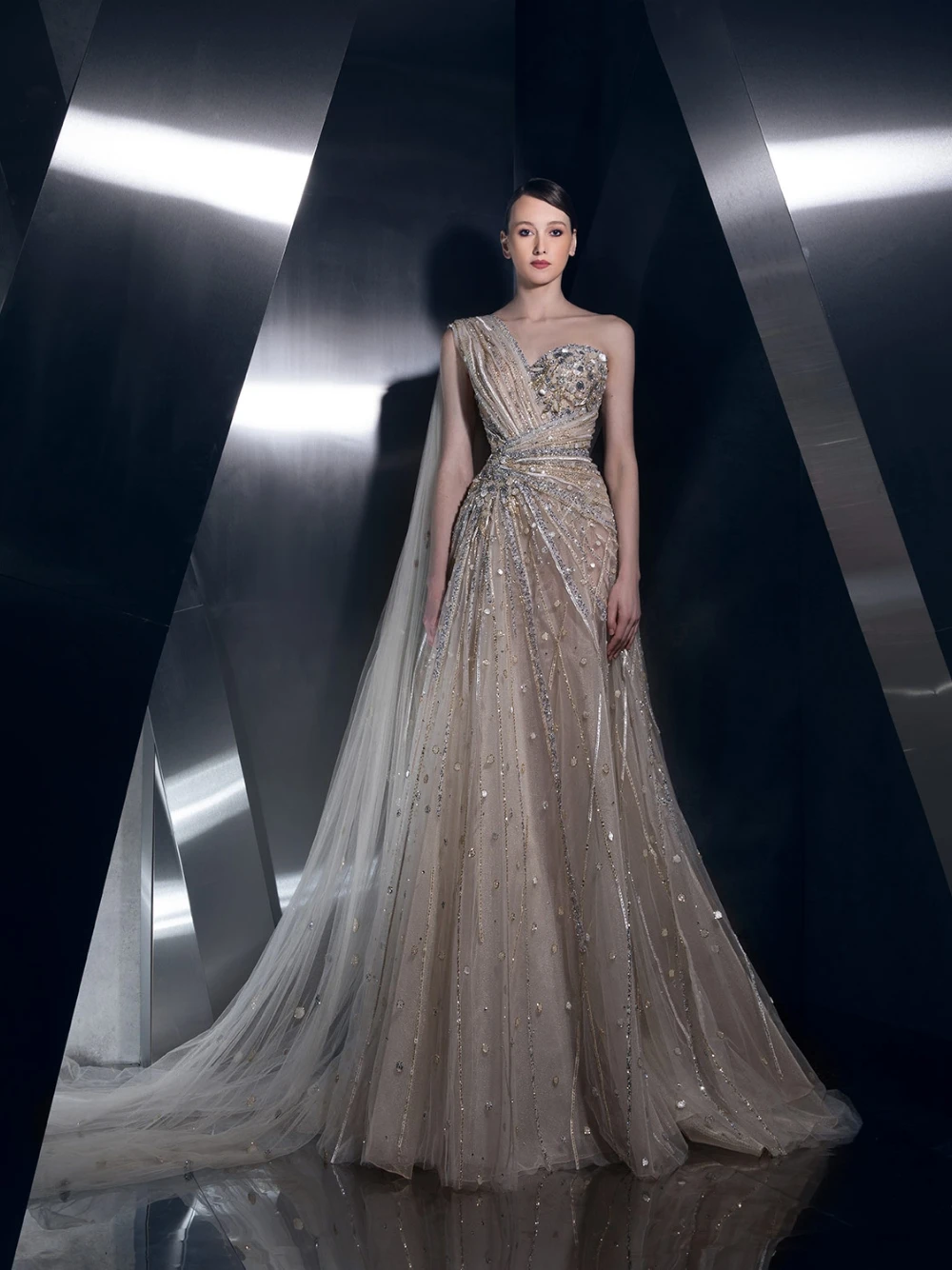 Exclusive Beaded Plus Size Evening Dress With Side Cape Glitter Tulle Prom Formal Occasions Customized Elegant Cocktail Gown