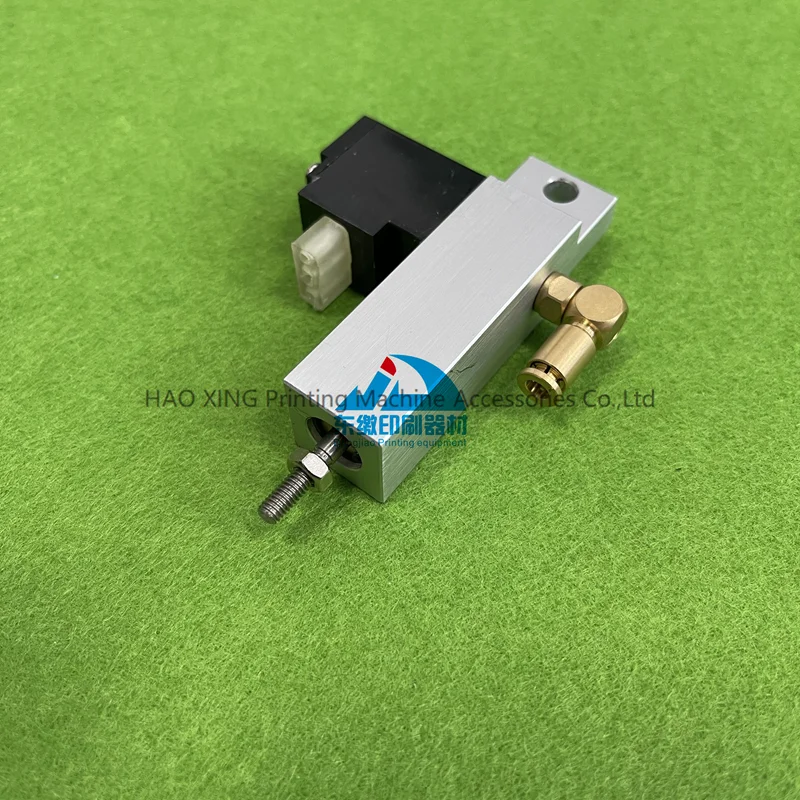 

61.184.1136 Solenoid Valve for Heidelberg Printing Machinery Spare Parts Solenoid Valve Offset Printing Machinery Spare Parts