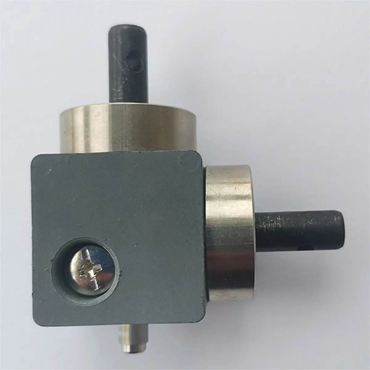 2026 New 90 Degree Reversing Angle Gear Small Bevel Right Angle Commutator Ratio 1:1 Shaft Diameter 8MM 1 Module 20 Tooth
