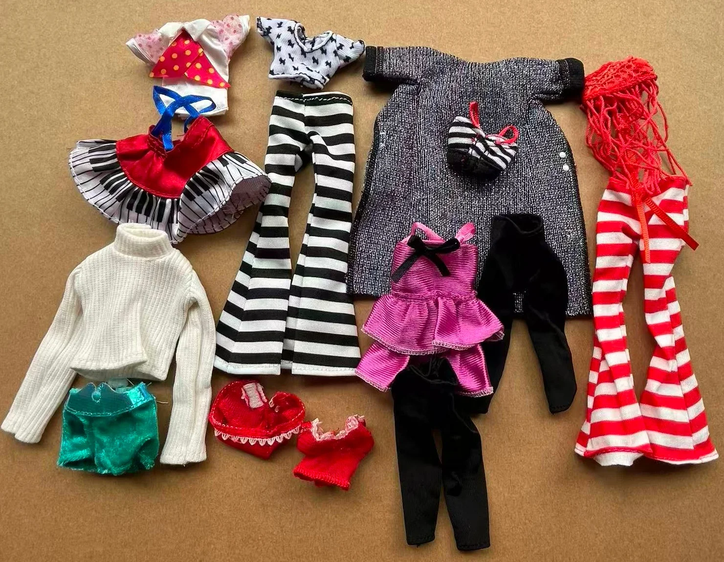 1/6 Doll Tshirt Skirt Pants Cloak Clothes 1 /6 Slim Dressing Doll Parts Decors Compatible with Monster Bratss Slim Doll Body