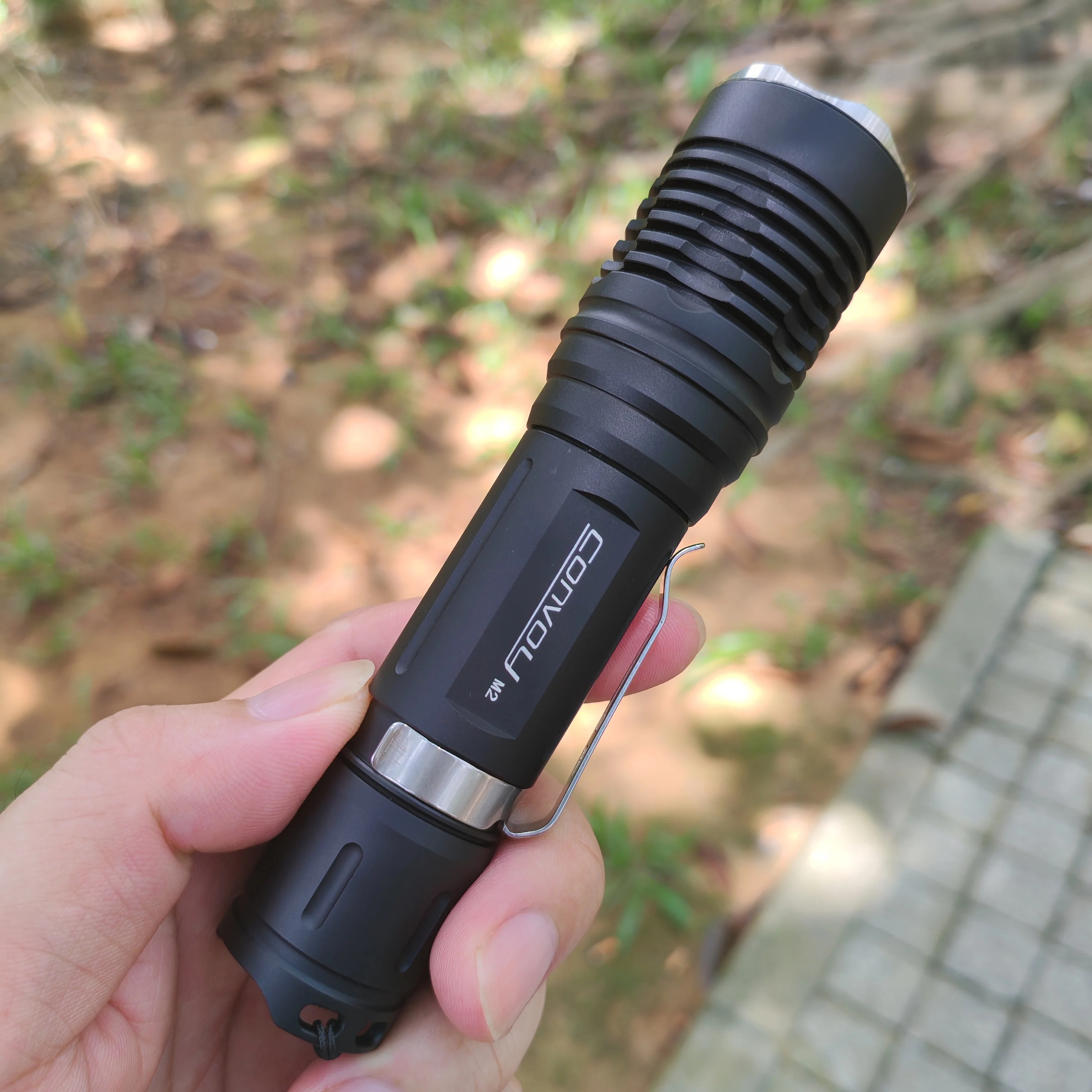 懐中電灯コンボイ-m2-kw-cslnm1tg-led-ランテルナポータブル照明-18650-トーチ釣りキャンプ狩猟フラッシュライト