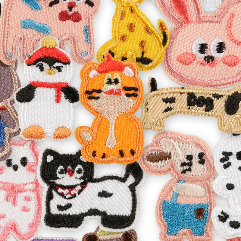 26 Stücke Kleine Tiere Selbstklebende Patches Für Kleidung Eisen Auf Viel Gestickte Anime Nähen Kinder Aufkleber Jacke Stoff Parches Diy – Detail 5