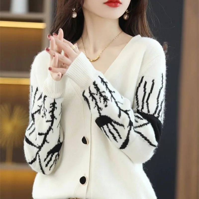 Women\'s Autumn Winter New Fashion Elegant V-neck Printed Button Casual Versatile Long Sleeve Loose Sweater Knitted Cardigan Tops