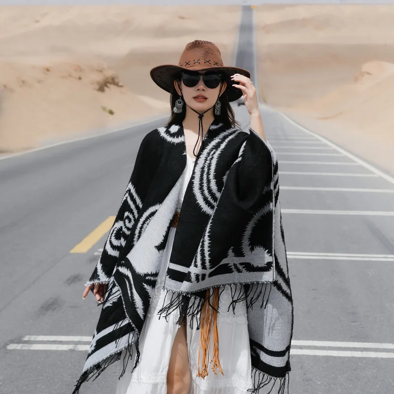 

New Ethnic Style Shawl Women, Autumn and Winter Versatile Cape, Dual-use Spring and Summer Yunnan Lijiang Travel Scarf Whole