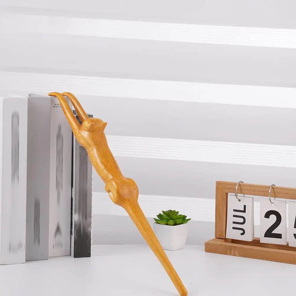 

Cute Cat Shape Wooden Back Scratcher Massage Claw Back Scraper Massage Relax Back Scratcher Relieve Anti-itch Tool