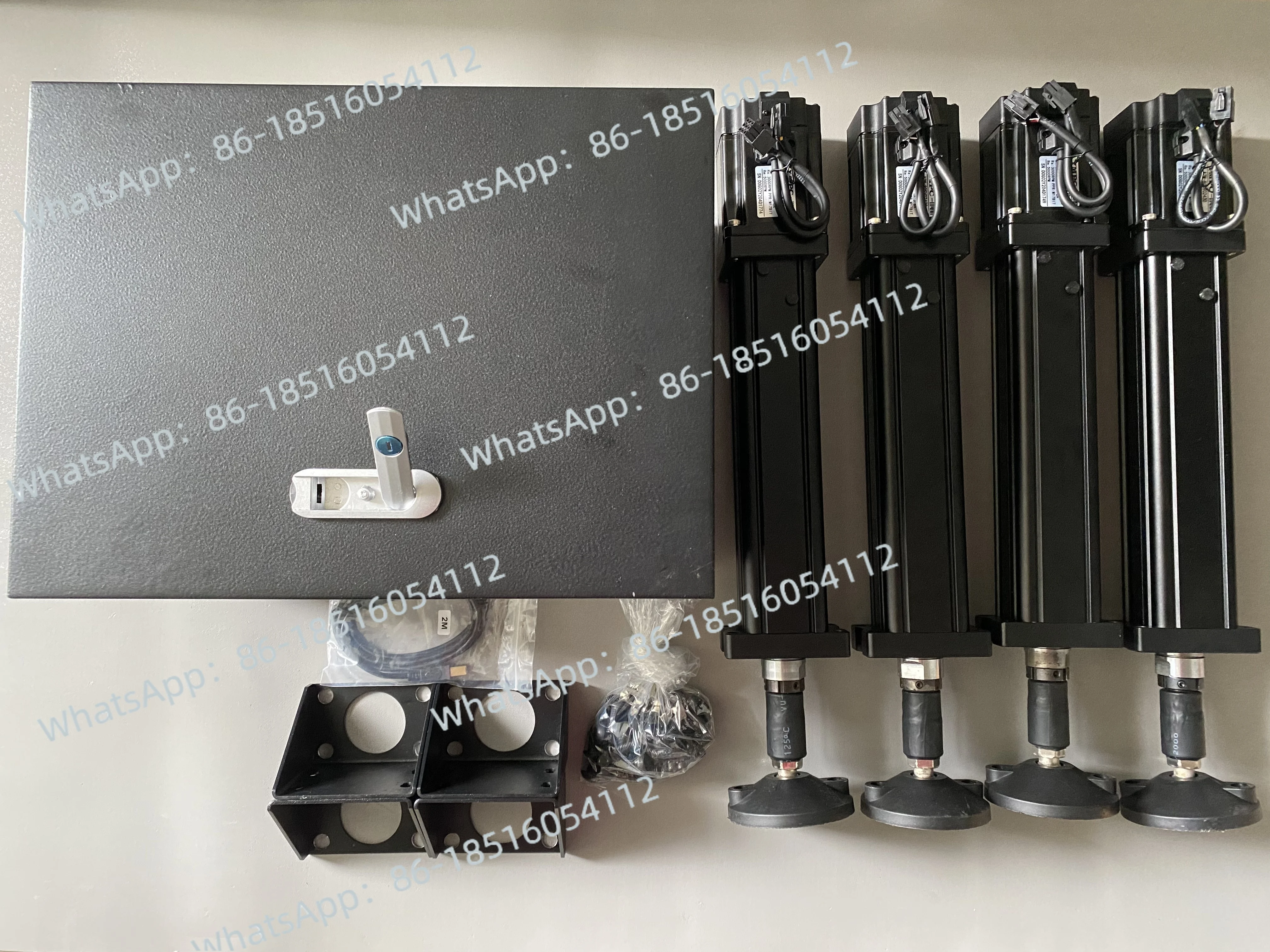 

G-force, Racing Dynamic Simulation System, 4-cylinder 3-degree-of-freedom Scheme