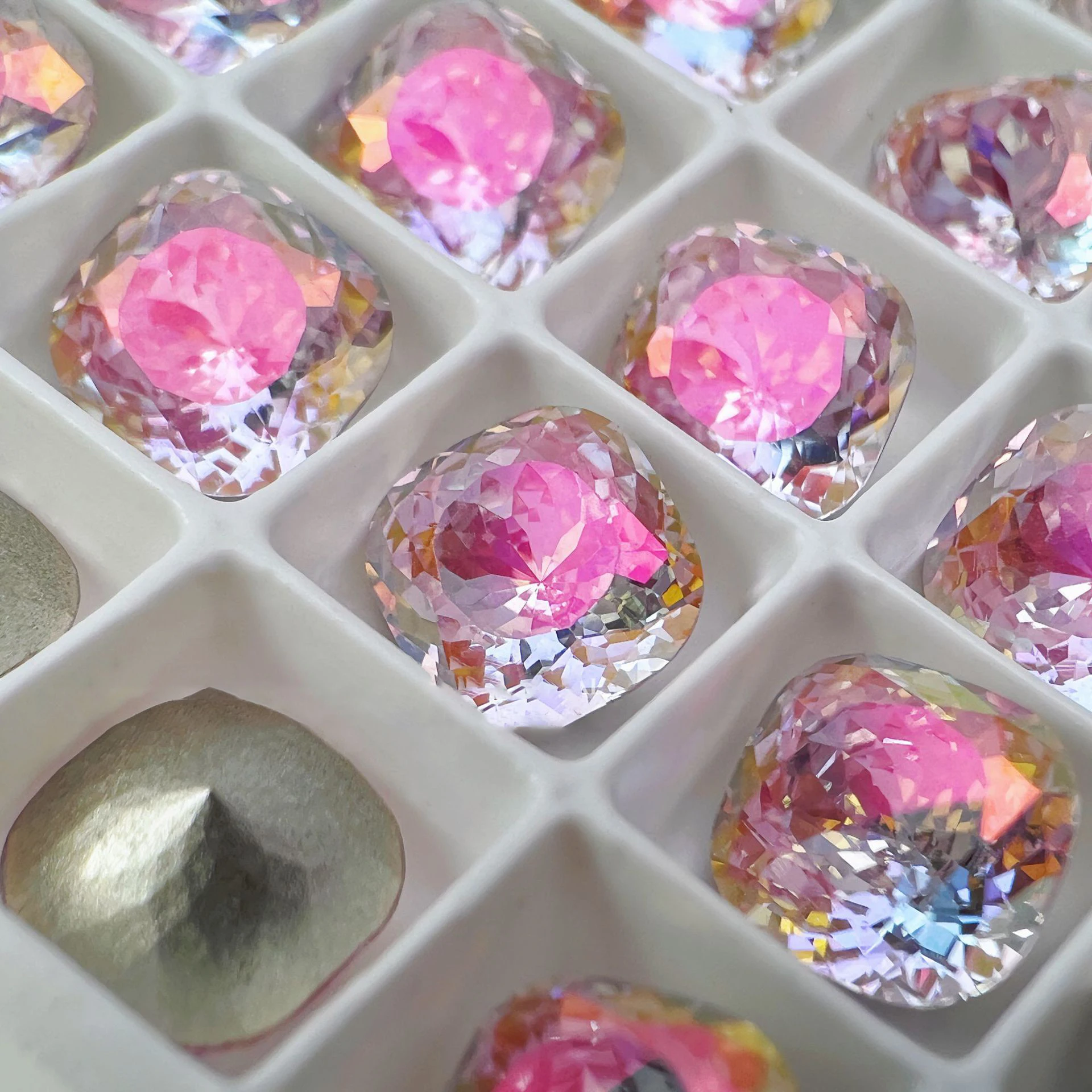 Neue Top Square Vogelnest Cut Fancy Kissen K9 Glas Steine Pointback Edelstein Kristall Strass Perle Für DIY Nail art Zubehör